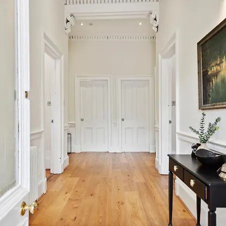 Apartment Timeless 5 Bed Duplex Flat