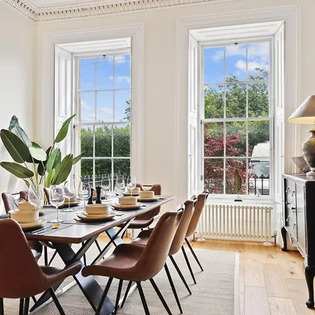 Timeless 5 Bed Duplex Flat * Glasgow