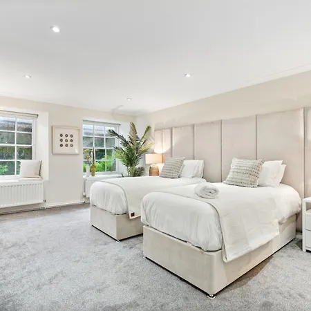 Timeless 5 Bed Duplex Flat Apartament *