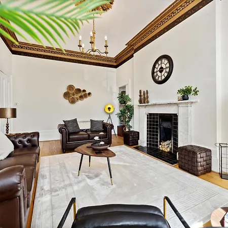 Timeless 5 Bed Duplex Flat * Glasgow