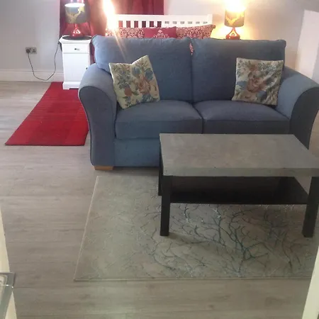 דירה Busby Apartments