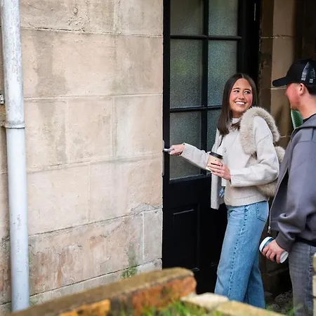 Апартаменты Hamilton - Private Main Door 1br *