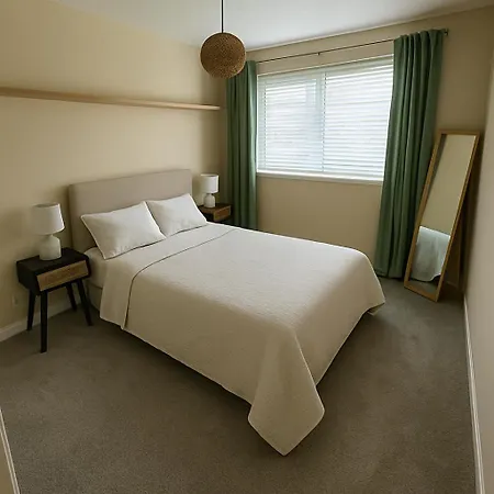 Modern 1-bed Flat In
