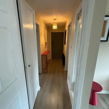 Modern 1-bed Flat In Apartment