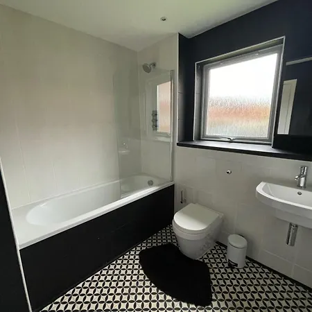 Modern 1-bed Flat In * Glasgow