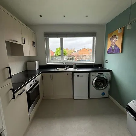 Modern 1-bed Flat In Apartment Glasgow