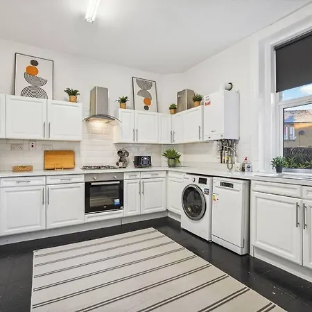 Large Terraced With Parking Tatil Evi *