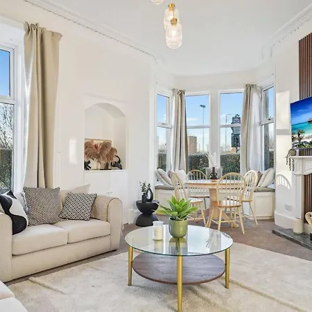 Large Terraced With Parking Glasgow