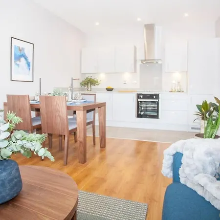 Stylish 2-bed Near 글라스고