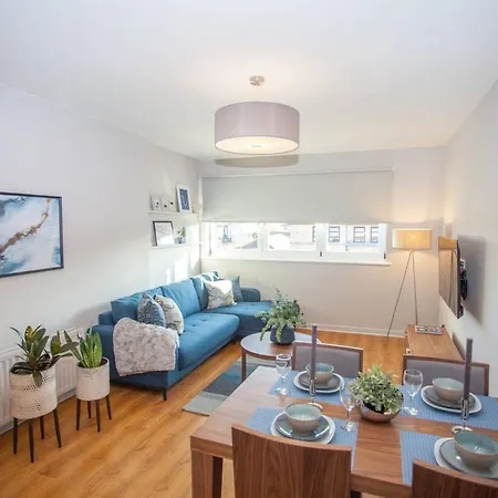 Stylish 2-bed Near * גלאזגו