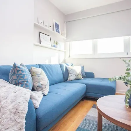 Apartment Stylish 2-bed Near Glasgow