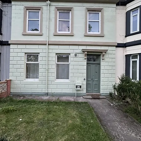 Cheerful 5 Bedroom House Close To West End And Parking Hébergement de vacances Glasgow