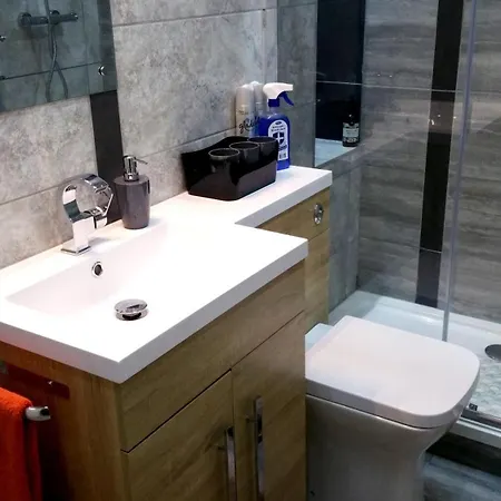 Апартаменты 4 Bedroom Duplex - 6 Beds - Free Parking