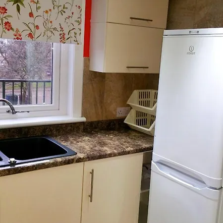 4 Bedroom Duplex - 6 Beds - Free Parking Глазго