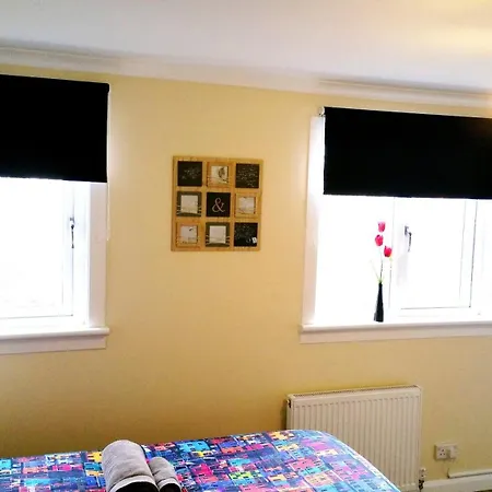 4 Bedroom Duplex - 6 Beds - Free Parking * Glasgow