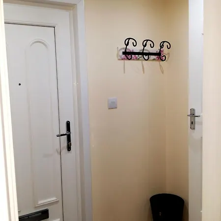 Апартаменты 4 Bedroom Duplex - 6 Beds - Free Parking *