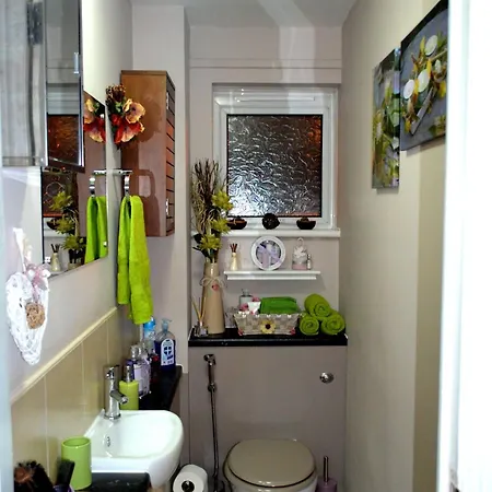 Homestay Double In Riverside - B Glasgow