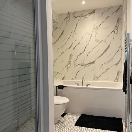 Stylish * غلاسغو