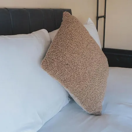 Stylish 3br Near Hampden No 264 With Free Parking