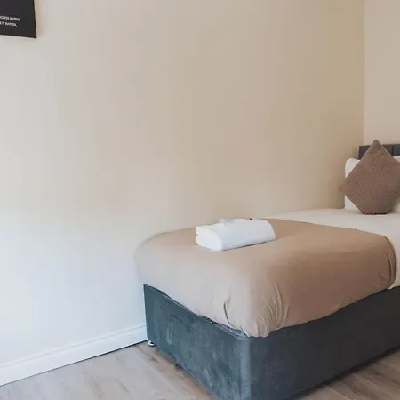 דירה Stylish 3br Near Hampden No 264 With Free Parking