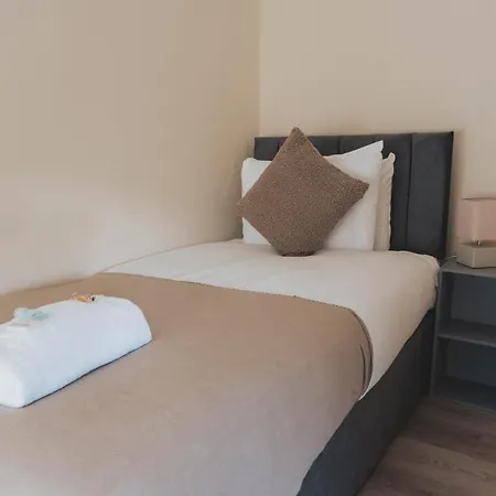 Stylish 3br Near Hampden No 264 With Free Parking Apartment *