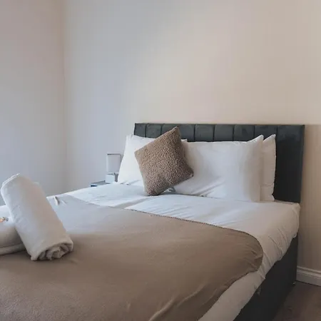 شقة Stylish 3br Near Hampden No 264 With Free Parking *