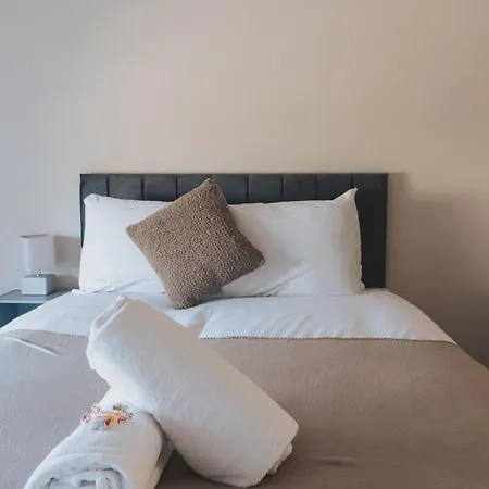 Apartment Stylish 3br Near Hampden No 264 With Free Parking *