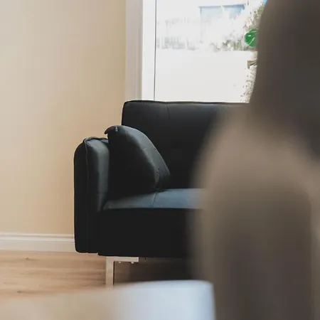 Stylish 3br Near Hampden No 264 With Free Parking