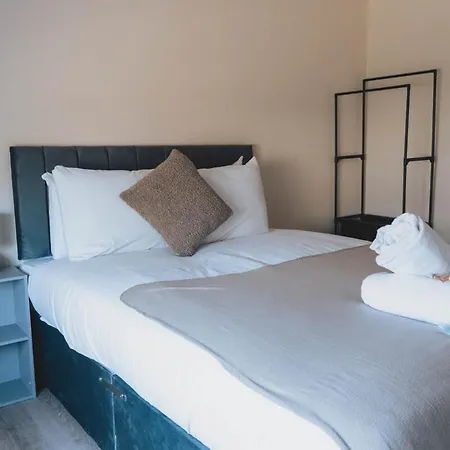 Stylish 3br Near Hampden No 264 With Free Parking * גלאזגו