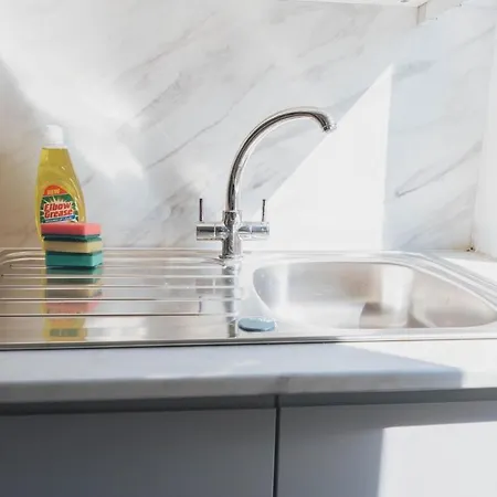 Апартаменты Stylish 3br Near Hampden No 29 With Free Parking *