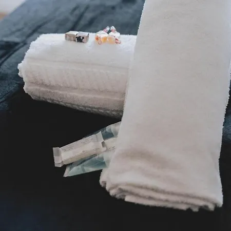 Stylish 3br Near Hampden No 29 With Free Parking Apartment *