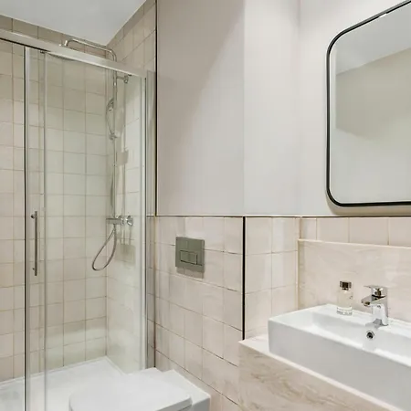 Vcity At The Teacher Aparthotel 4*