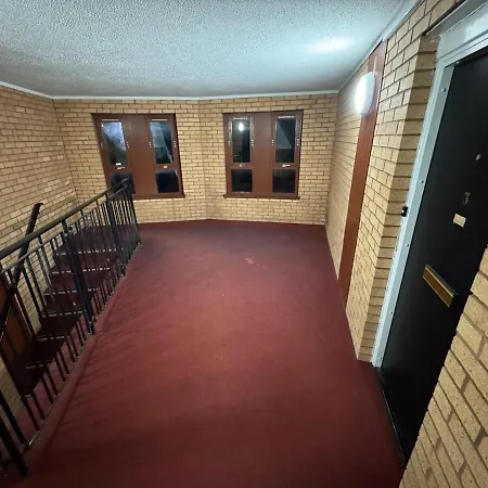 Cosy Two Bedroom Flat