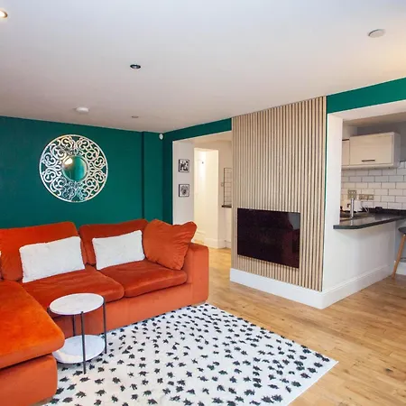 Spacious 1 Bed In Great Location Ferienhaus Glasgow