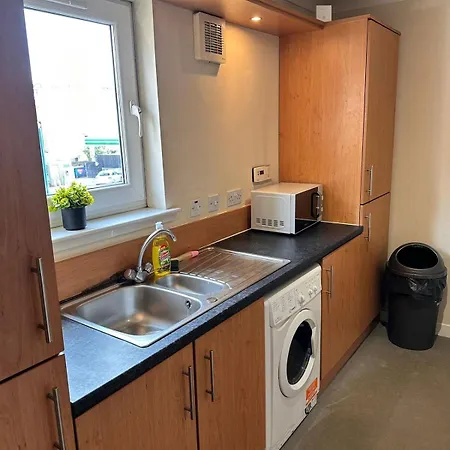 2br Flat Free Parking Near Hampden And O2 Academy