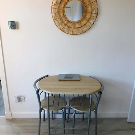 Modern Bright In South Apartman