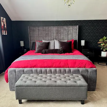 Pansiyon Finn Village Loch Lomond - The Black With Private Jacuzzi-style Bath