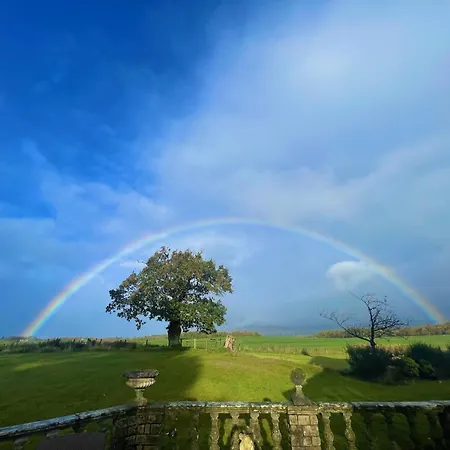 Finn Village Loch Lomond - The Black With Private Jacuzzi-style Bath * Drymen