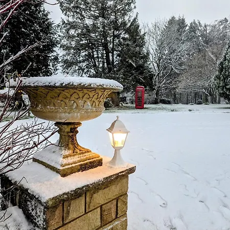 Finn Village Loch Lomond - The Black With Private Jacuzzi-style Bath