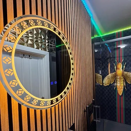 Finn Village - Loch Lomond - The Jungle With A Private Hot Tub Drymen