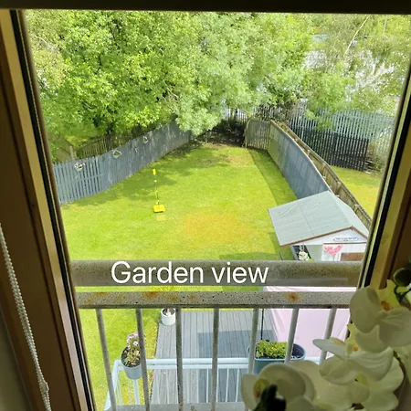 Проживание в семье 23 Lochburn Gardens - Carz *