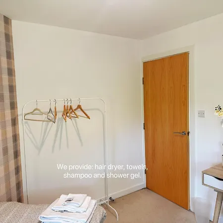 23 Lochburn Gardens - Carz *