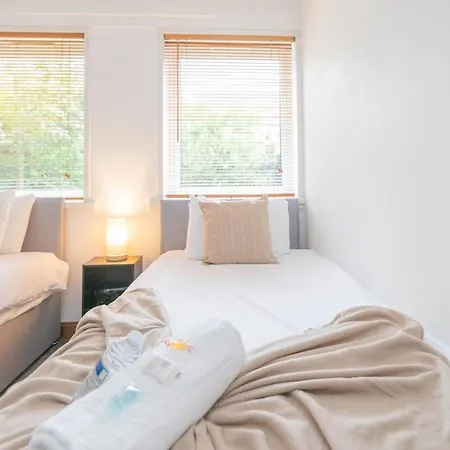 Clydebank 2 Bedroom * غلاسغو