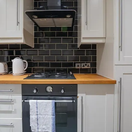 Clydebank 2 Bedroom Ferienhaus Glasgow