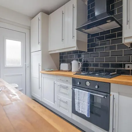 Clydebank 2 Bedroom Ferienhaus *