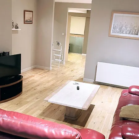 Apartment 4 Bedroom Duplex West End Of