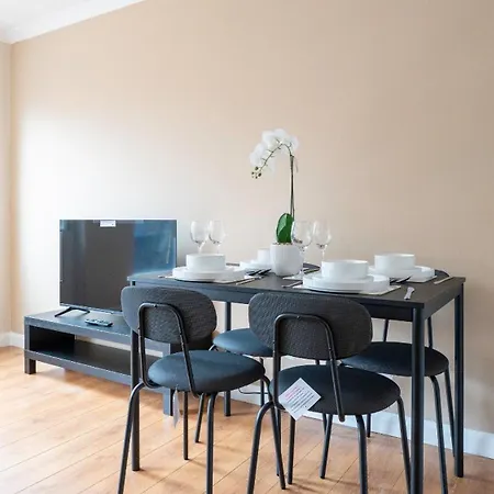 Forbes House Semesterbostad