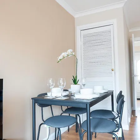 2 Bdr House By Caledonia Luxe Short Lets & Serviced Сasa de vacaciones *