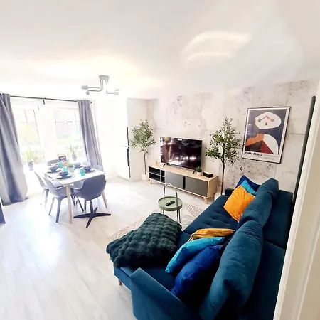 Modern - Free Parking Apartment *