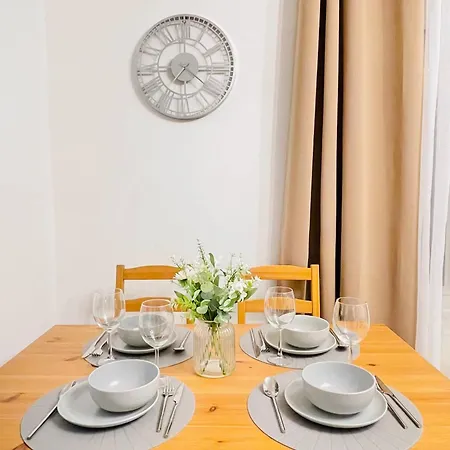 Lovely 1-bedroom In Near Subway *